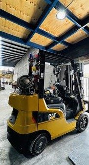 Caterpillar 2C5000 visto de lado